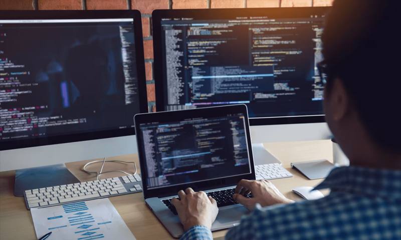 数据科学选型:R与Python如何赋能中站区网站建设?